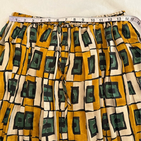 Joe Fresh Skirt Gold and Green Satiny Midi Geometric Patterns Women's Size M - Picture 4 of 7